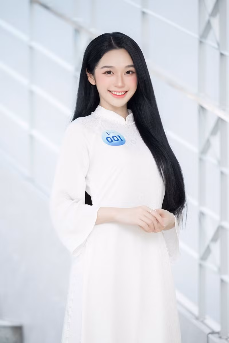 Bởi ngoài nét dịu dàng hay nhan sắc xinh đẹp, đằm thắm, cả hai đều có mái tóc đen dài đầy ấn tượng. thao-trang-7-3213.jpg