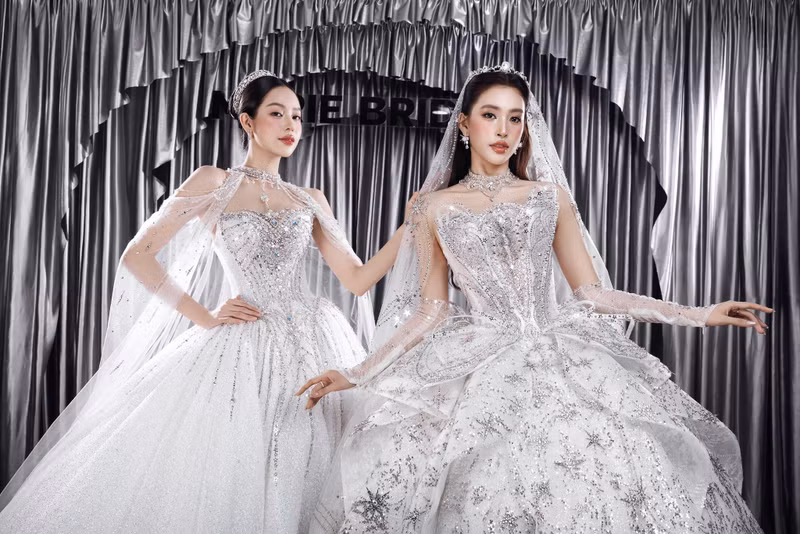 Là những mỹ nhân nổi bật của làng sắc đẹp Việt Nam, Hoa hậu Trần Tiểu Vy và Huỳnh Thị Thanh Thủy luôn thu hút sự chú ý mỗi khi xuất hiện cùng nhau. hh-tieu-vy-3.jpg