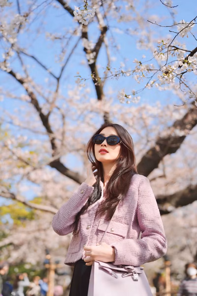 Dù đã rút lui khỏi showbiz để tập trung cho cuộc sống gia đình nhưng Hoa hậu Đặng Thu Thảo vẫn là cái tên chưa bao giờ hạ nhiệt. dang-thu-thao-9.jpg