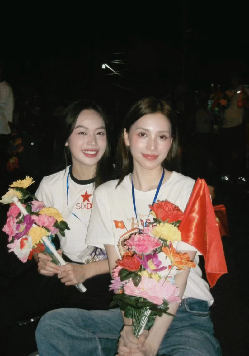 Một buổi tổng hợp luyện của khối văn nghệ sĩ kéo dài hơn hai tiếng. dieu-hanh-2.jpg