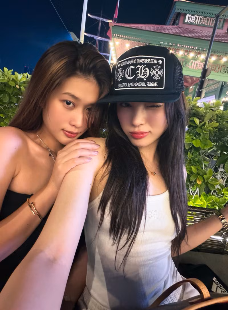 Từ việc cùng nhau khám phá các địa điểm, thưởng thức ẩm thực địa phương cho đến những khoảnh khắc đời thường, cả hai đều thể hiện sự thoải mái và tự nhiên khi ở cạnh nhau. ky-duyen-4.jpg