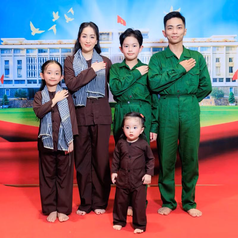 khanh-thi-3.jpg