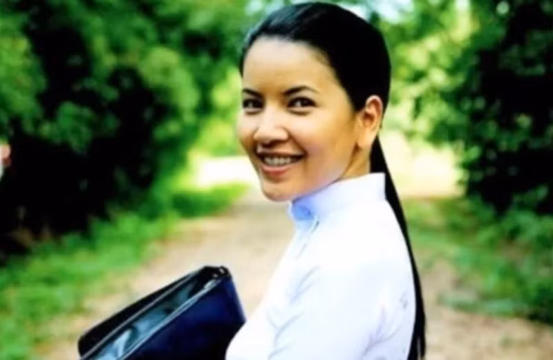 Nhắc đến NSƯT Ngọc Trinh, khán giả nhớ ngay đến vai Vy trong phim Mùi ngò gai (năm 2006). Đây là dự án hợp tác đầu tiên giữa Việt Nam và Hàn Quốc. nsut-ngoc-trinh-3.png