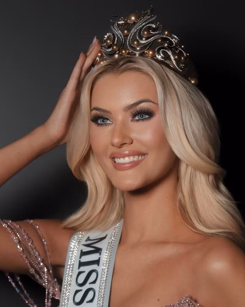 Trước đó, tại cuộc thi Miss Universe 2024, người đẹp tới từ Đan Mạch là ứng viên sáng giá của khu vực châu Âu. miss-universe-5.jpg