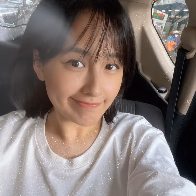 Cô nàng cũng không quên chia sẻ cảm xúc bằng dòng trạng thái “hào hứng”. mai-phuong-thuy-6-5275.jpg