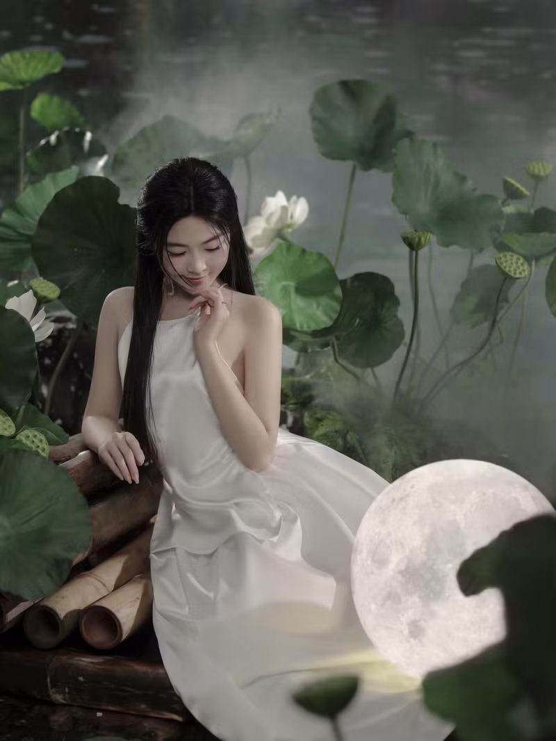 Nhiều người còn cho rằng với nhan sắc rạng ngời và chiều cao vượt trội, cô bé sẽ tham gia các cuộc thi sắc đẹp trong tương lai. lo-lem-6.jpg