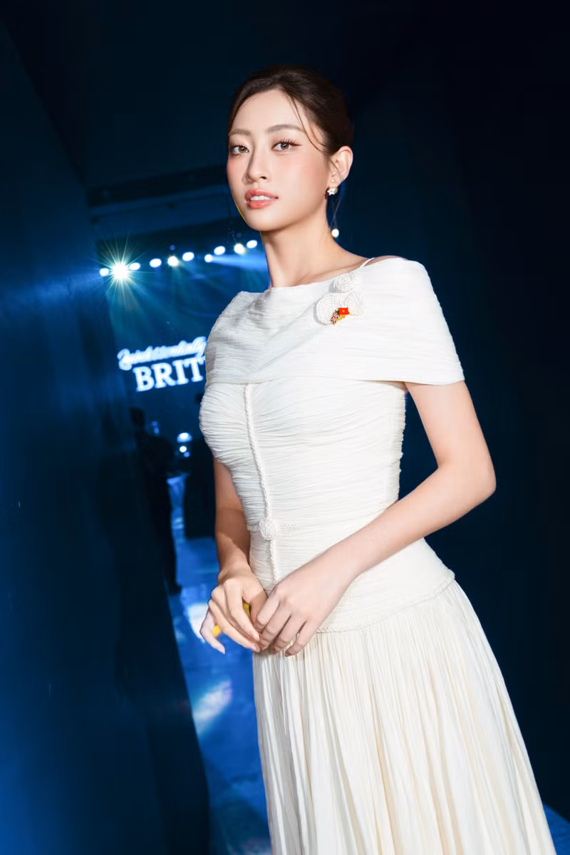 tan-0696.jpg