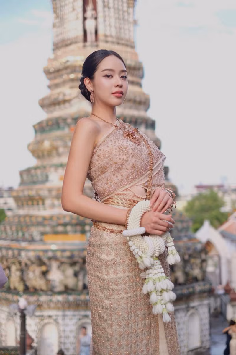 Dù ở bất kỳ sân chơi hay không gian văn hóa nào, nàng hậu vẫn luôn giữ được bản sắc riêng cùng thần thái nổi bật của mình. thanh-thuy-13.jpg