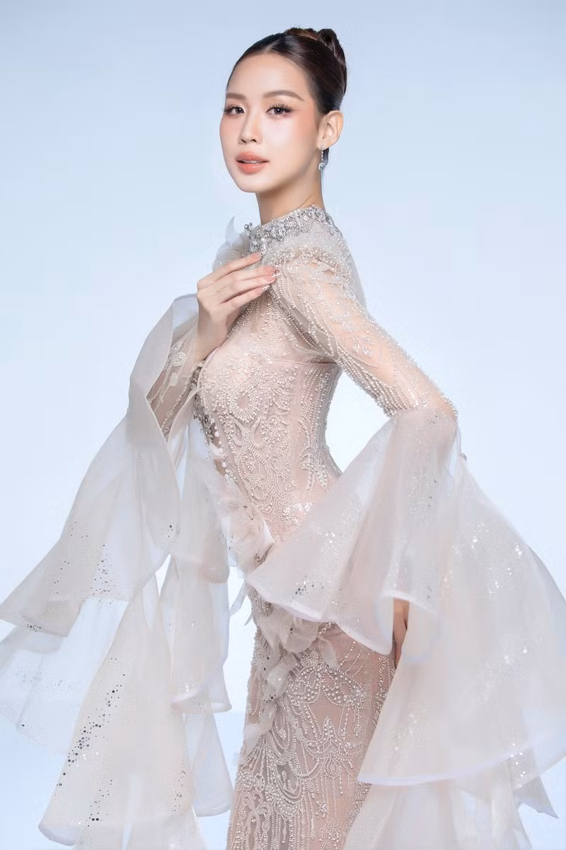 Bộ ảnh nhanh chóng thu hút sự quan tâm lớn từ công chúng và truyền thông, cho thấy sức hút chưa bao giờ giảm sút của nàng hậu gốc Cần Thơ. bao-ngoc-6.jpg
