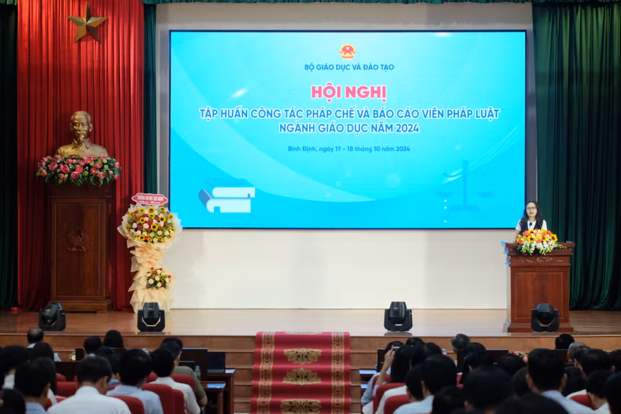 Hội nghị tập huấn công tác pháp chế và báo cáo viên pháp luật giáo dục năm 2024.