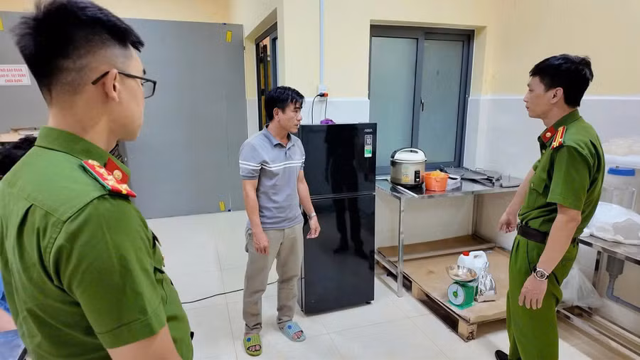 2aoboqyb3yufjml3lar55cht1qp5ey3uayb1vnse.jpg