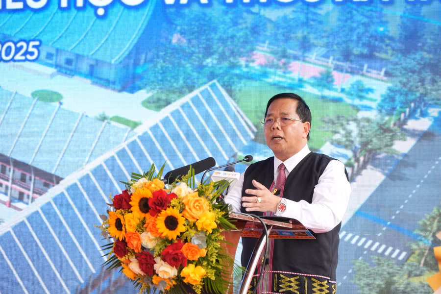 dc-bhling-mia-tuv-bi-thu-dang-uy-chu-tich-hdnd-xa-phat-bieu-3.jpg
