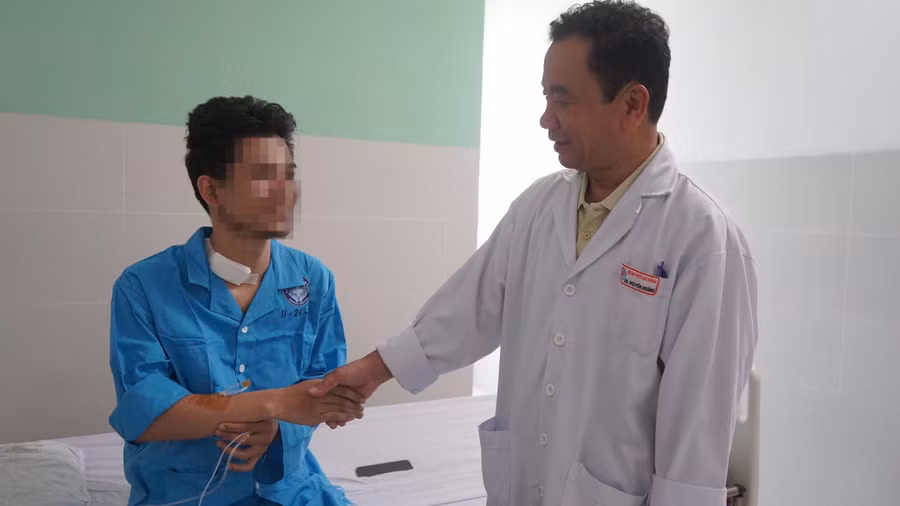 nguoi-hien-gan-con-trai-nguoi-benh-co-the-tu-an-uong-di-lai-sinh-hoat-binh-thuong-sau-4-ngay-hau-phau-va-chuan-bi-xuat-vien-ve-don-tet-cung-gia-dinh.jpg