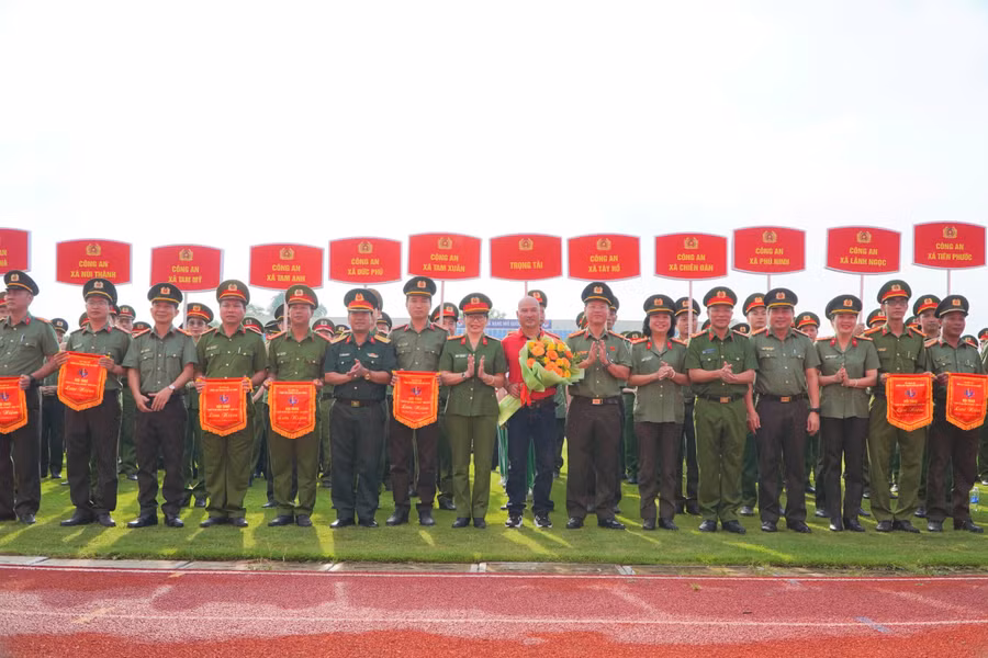 Các đơn vị tham gia hội thao. 