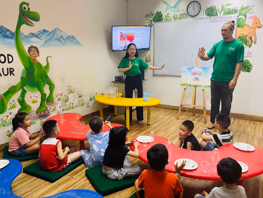 Trẻ mầm non được làm quen với tiếng Anh. Ảnh: Giáo dục quốc tế iYES 