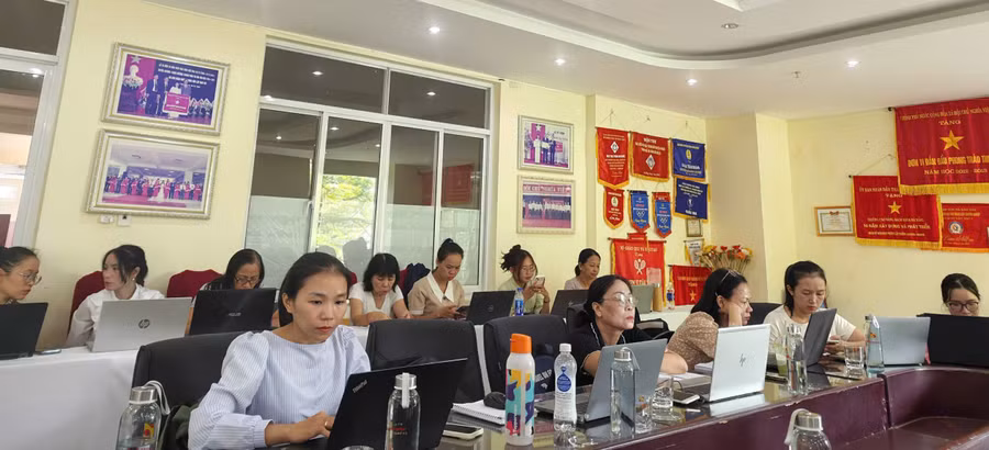 Trường THCS & THPT Hiển Nhân tập huấn, thiết kế hoạt động học tập, đổi mới kiểm tra, đánh giá. 2.jpg