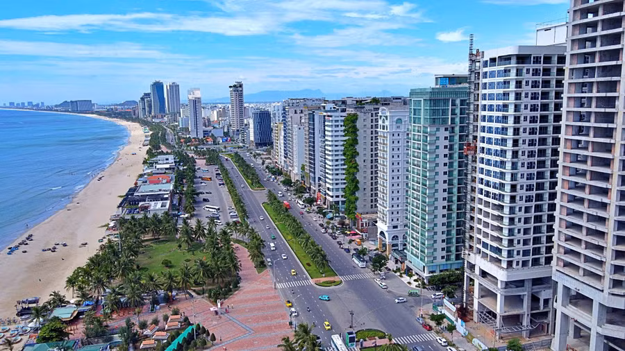 Khách sạn dọc bờ biển Đà Nẵng. Ảnh minh họa
