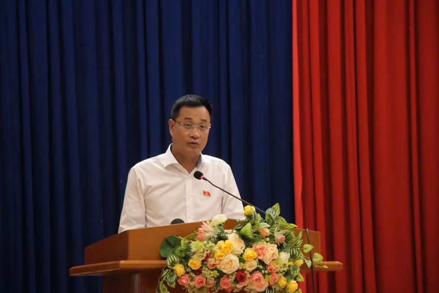 Ông Lê Ngọc Quang, Bí thư Thành ủy, Trưởng đoàn ĐBQH TP Đà Nẵng trả lời ý kiến cử tri.