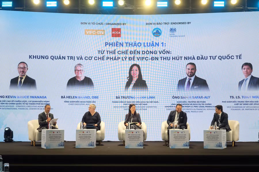 Các đại biểu thảo luận tại Diễn đàn. dscf1231.jpg
