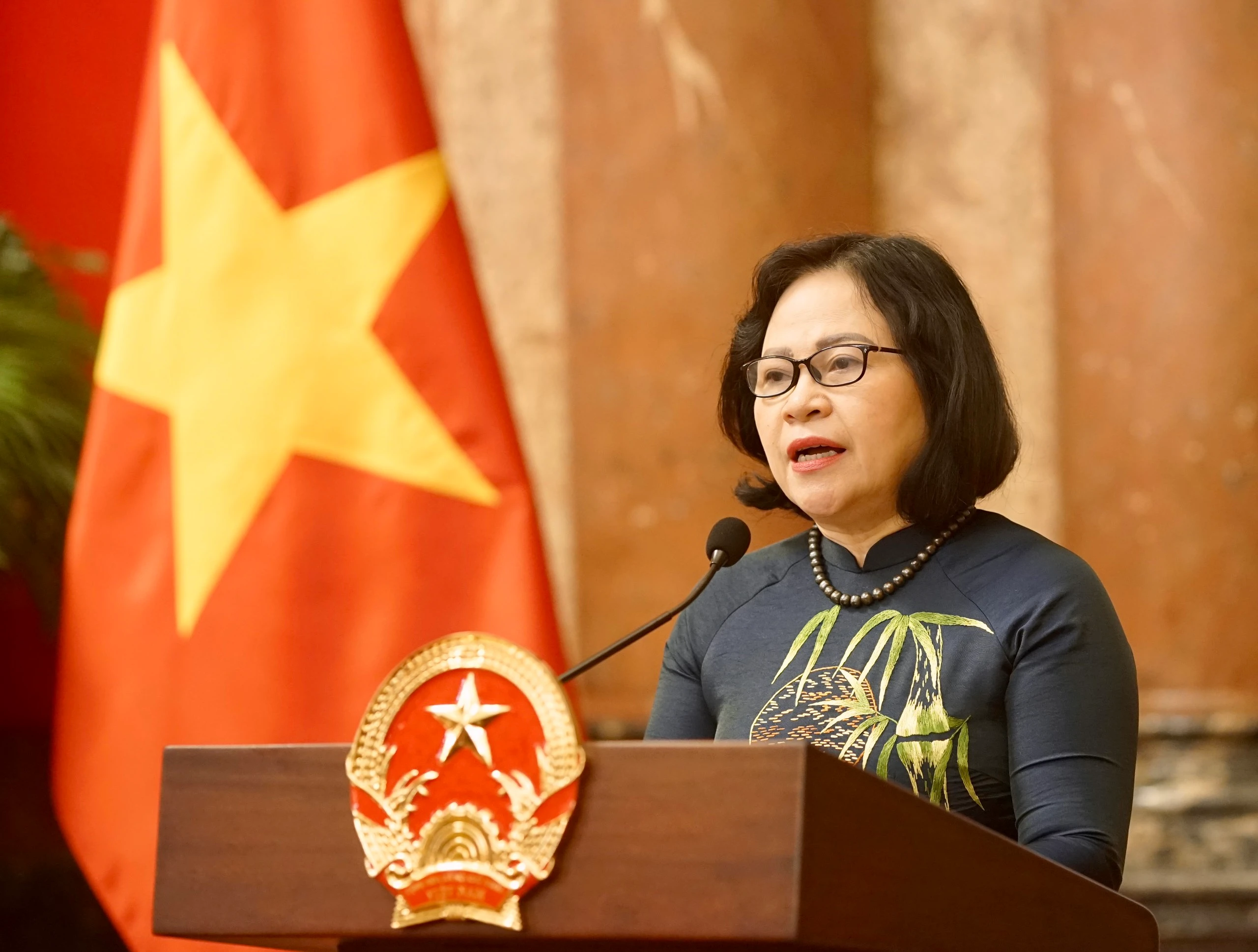 Thứ trưởng Bộ GD&ĐT Ngô Thị Minh phát biểu tại buổi gặp mặt. Thứ trưởng Bộ GD&ĐT Ngô Thị Minh phát biểu tại buổi gặp mặt.