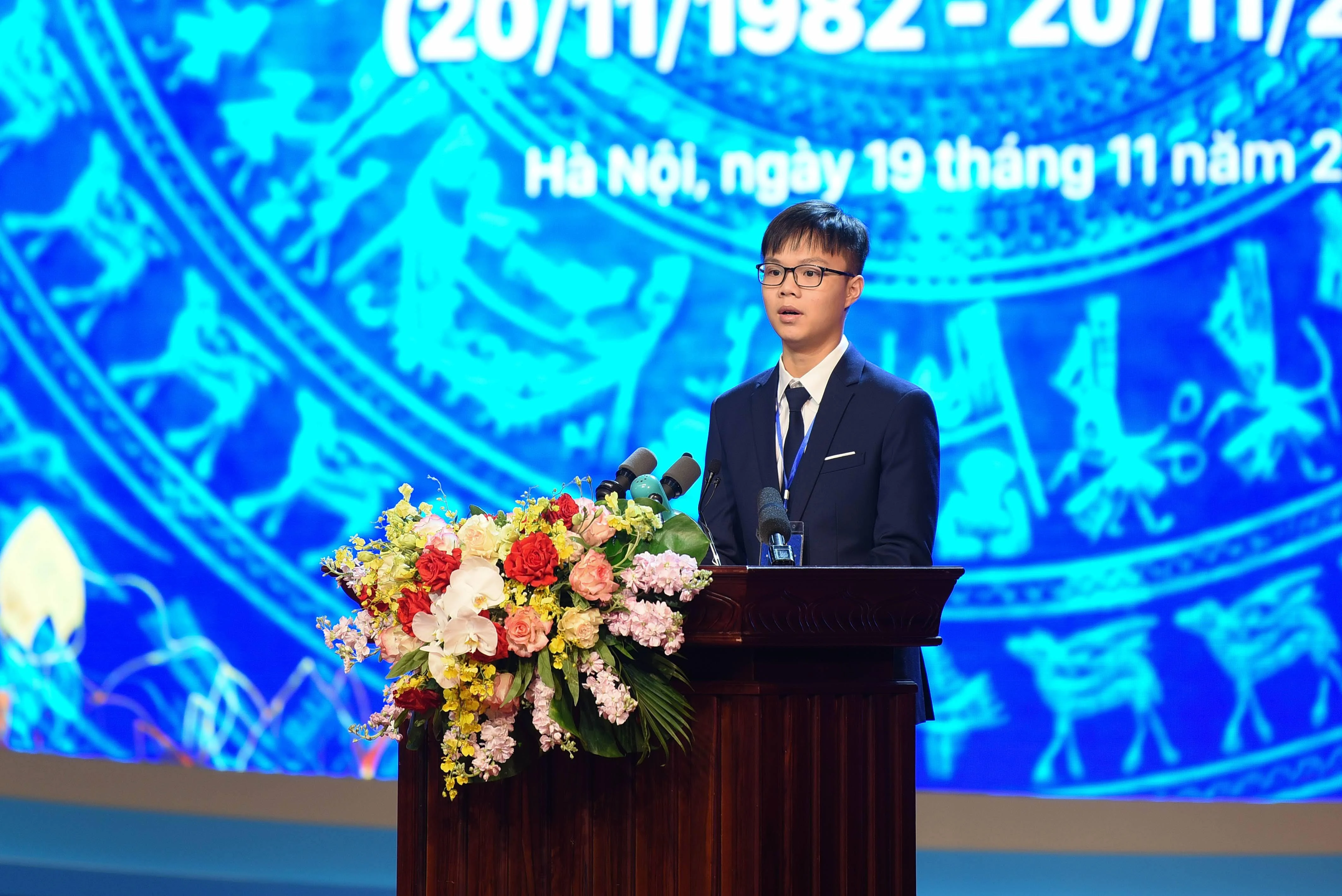 Em Phạm Việt Hưng.