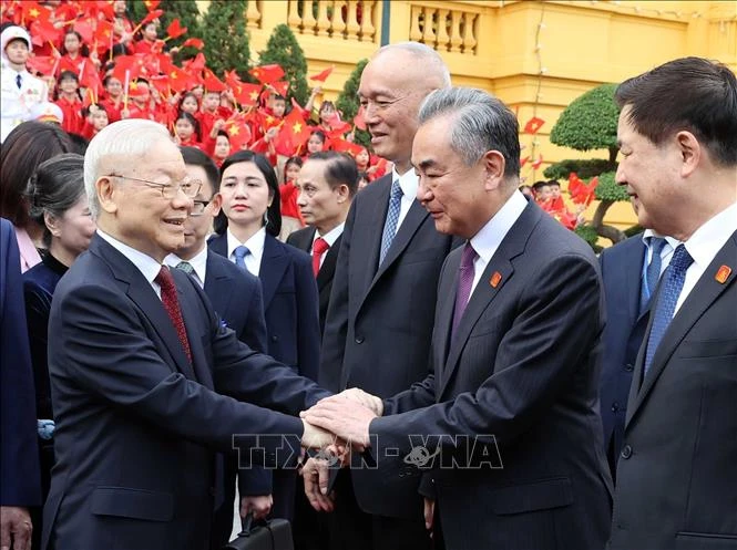 Tổng Bí thư Nguyễn Phú Trọng với các thành viên Đoàn đại biểu cấp cao Trung Quốc. Ảnh: Trí Dũng/TTXVN Tổng Bí thư Nguyễn Phú Trọng với các thành viên Đoàn đại biểu cấp cao Trung Quốc. Ảnh: Trí Dũng/TTXVN