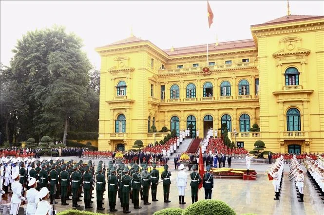 Quang cảnh Lễ đón Tổng Bí thư, Chủ tịch nước Trung Quốc Tập Cận Bình. Ảnh: Lâm Khánh/TTXVN Quang cảnh Lễ đón Tổng Bí thư, Chủ tịch nước Trung Quốc Tập Cận Bình. Ảnh: Lâm Khánh/TTXVN