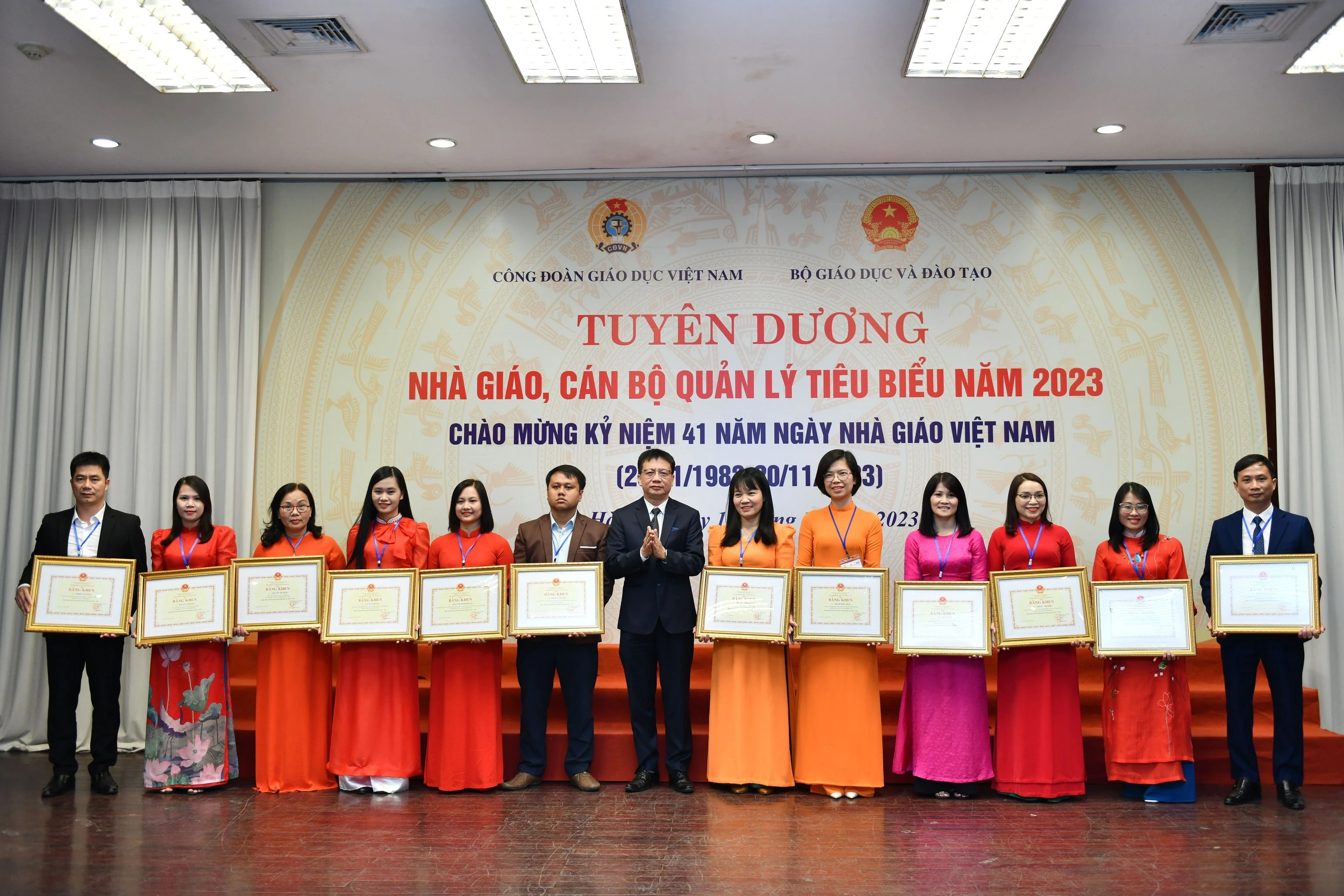 Tuyên dương nhà giáo, cán bộ quản lý tiêu biểu năm 2023 ảnh 29 Tuyên dương nhà giáo, cán bộ quản lý tiêu biểu năm 2023 ảnh 29