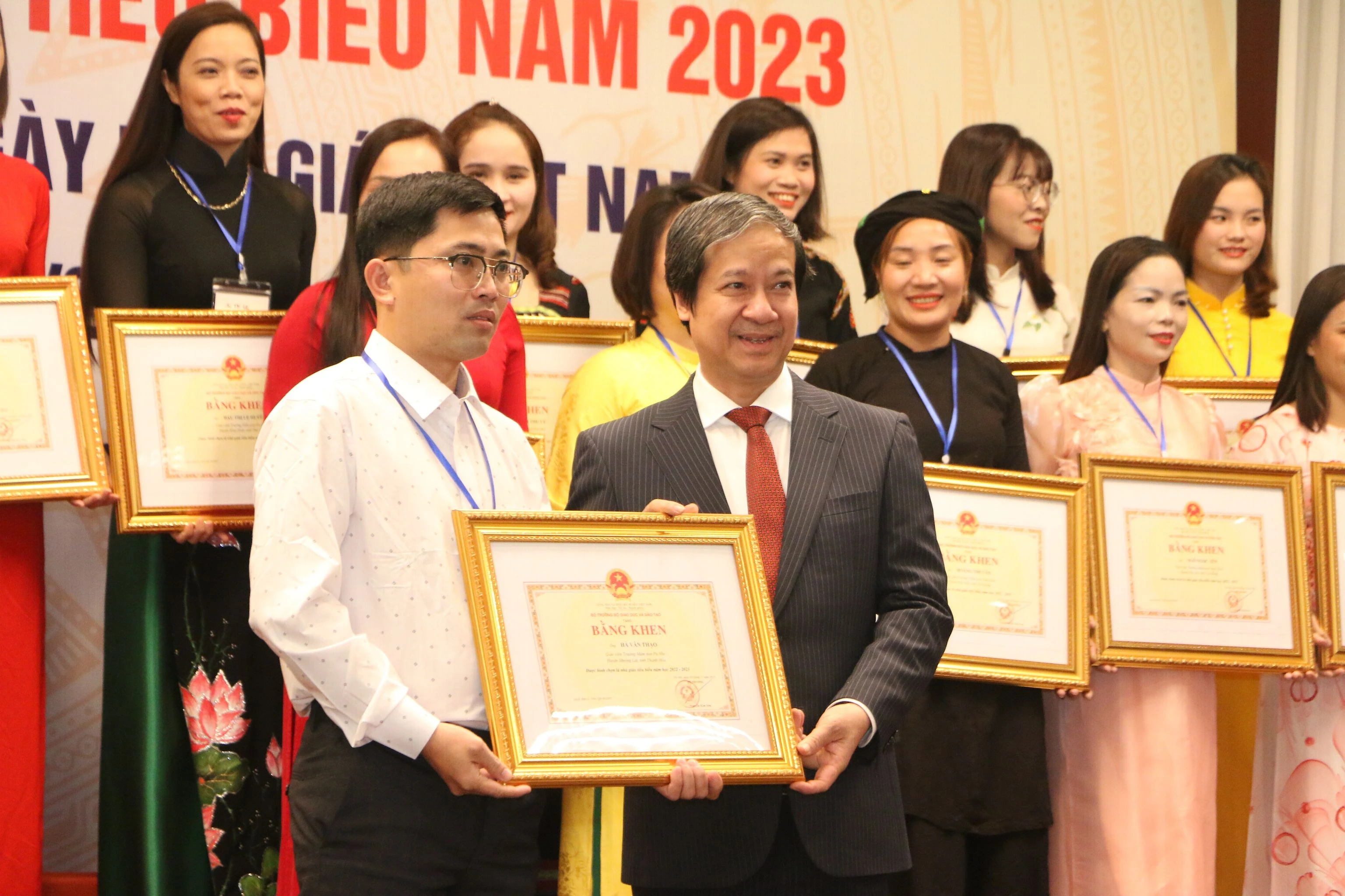 Tuyên dương nhà giáo, cán bộ quản lý tiêu biểu năm 2023 ảnh 26 Tuyên dương nhà giáo, cán bộ quản lý tiêu biểu năm 2023 ảnh 26