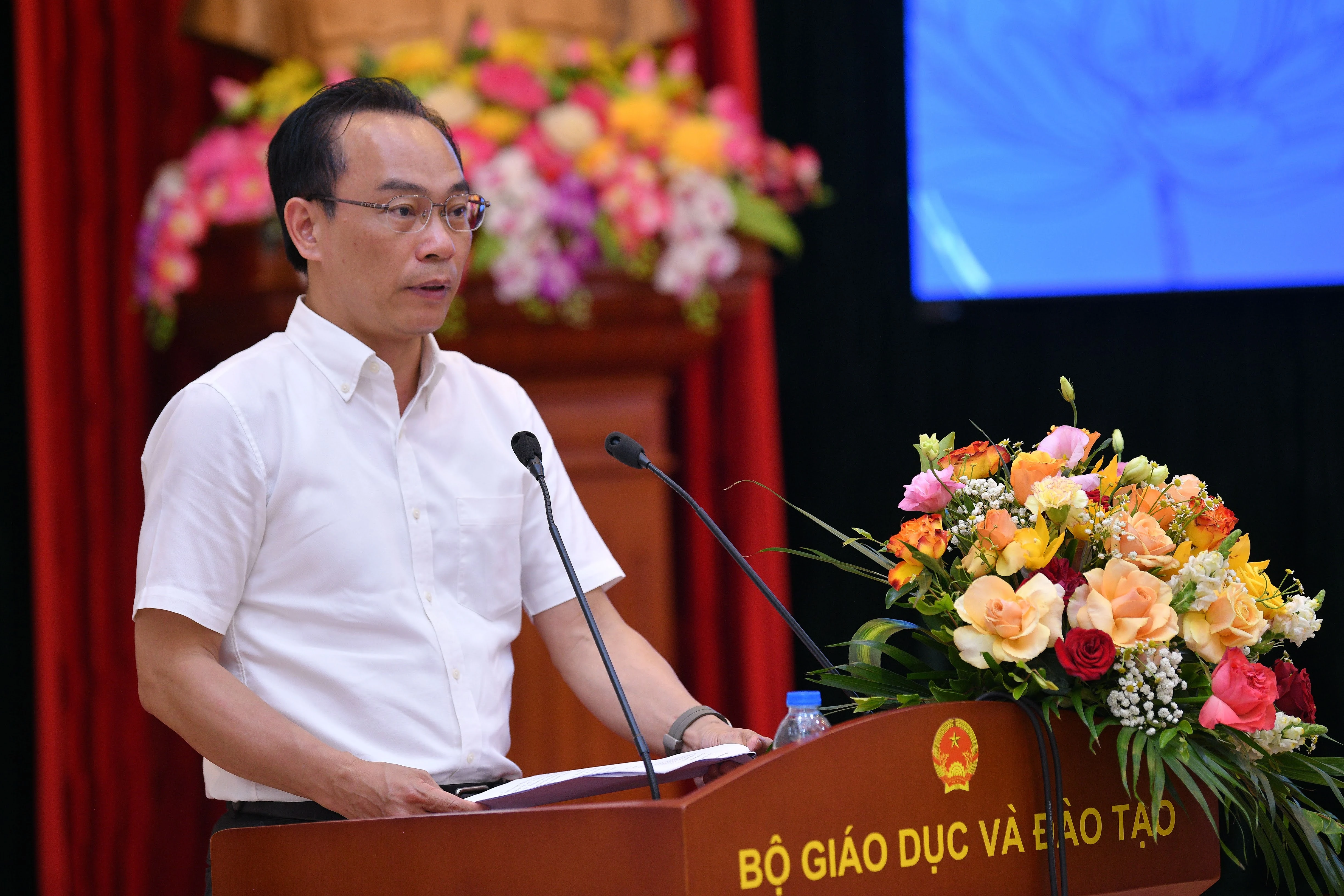 Thứ trưởng Bộ GD&amp;ĐT Hoàng Minh Sơn phát biểu khai mạc Họp báo.