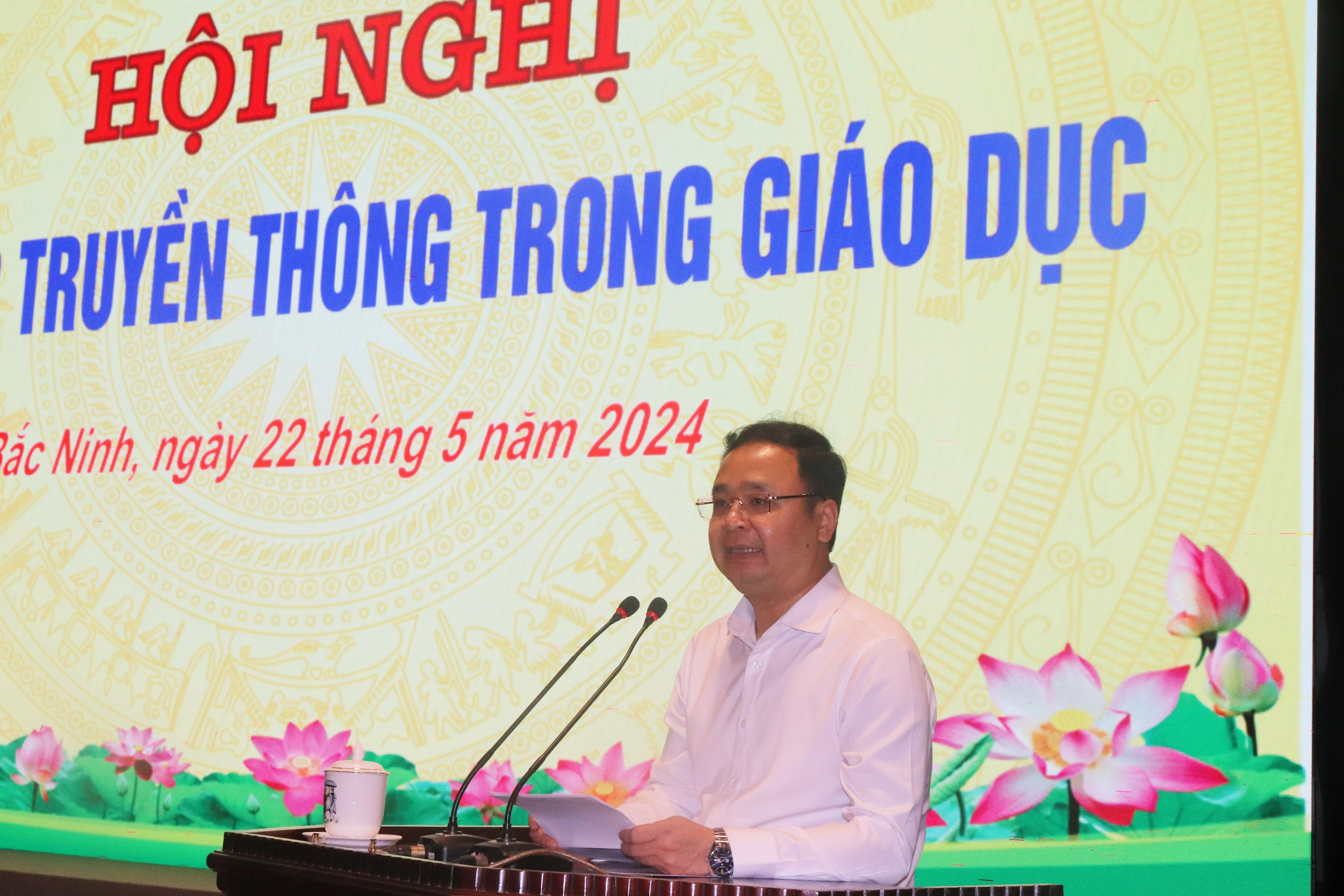 Ông Nguyễn Thế Sơn - Giám đốc Sở GD&ĐT tỉnh Bắc Ninh phát biểu tại Hội nghị. Ông Nguyễn Thế Sơn - Giám đốc Sở GD&ĐT tỉnh Bắc Ninh phát biểu tại Hội nghị.