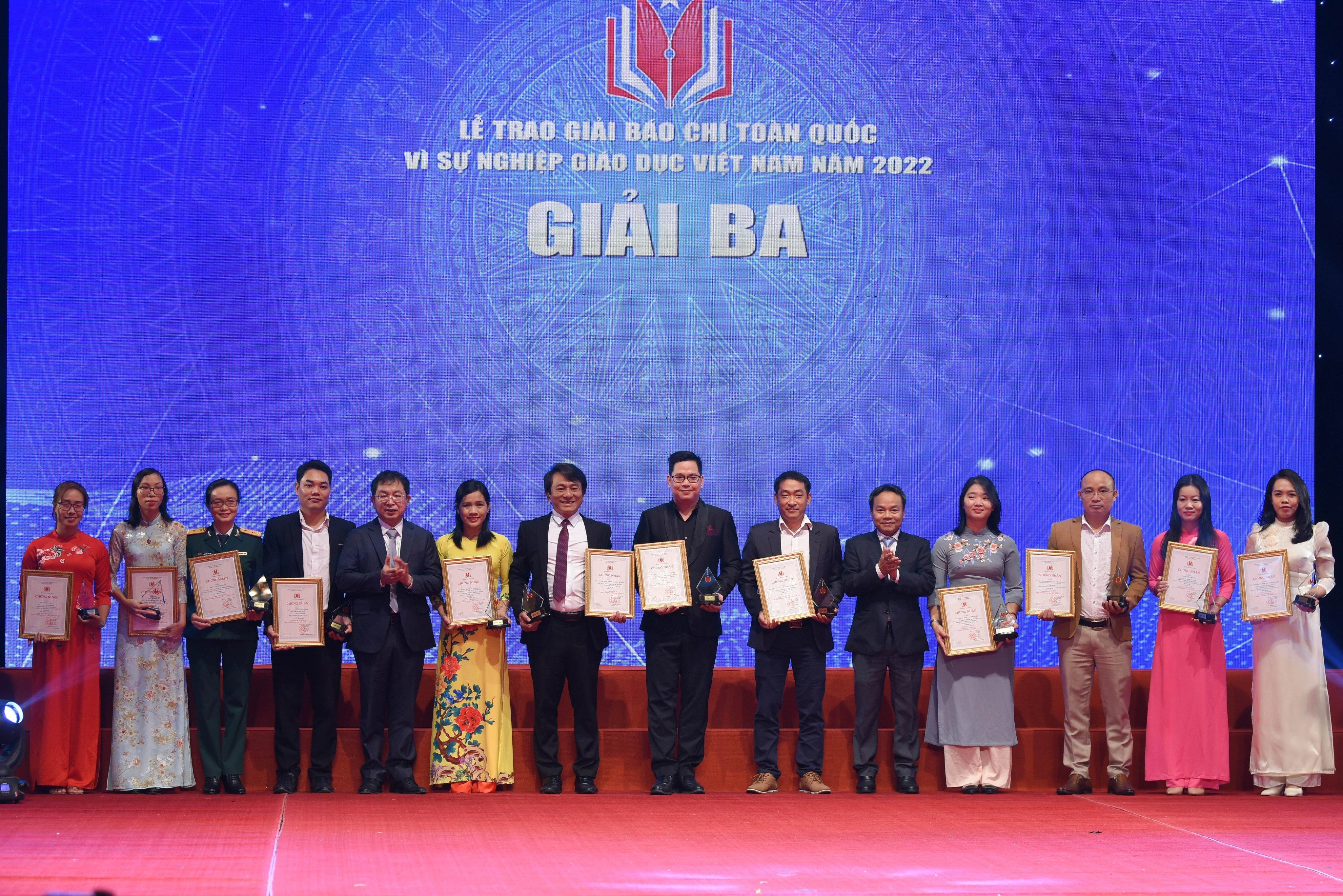 Lễ trao Giải báo chí toàn quốc 'Vì sự nghiệp Giáo dục Việt Nam' năm 2022 ảnh 23 Lễ trao Giải báo chí toàn quốc 'Vì sự nghiệp Giáo dục Việt Nam' năm 2022 ảnh 23