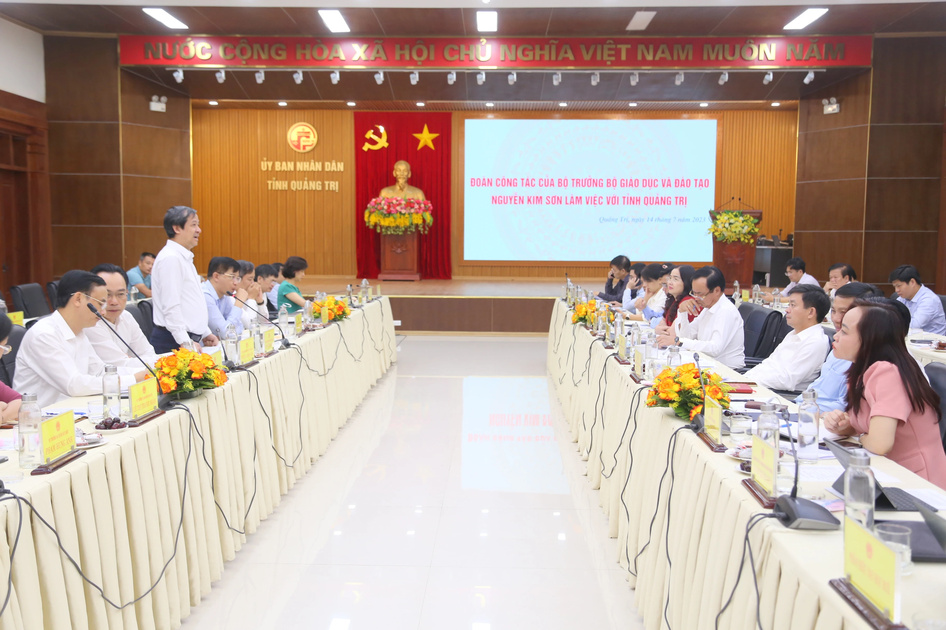 Bộ trưởng Nguyễn Kim Sơn chủ trì buổi làm việc với lãnh đạo tỉnh Quảng Trị.