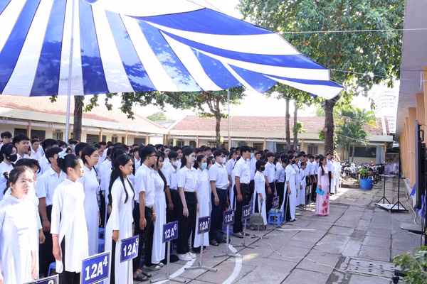 Học sinh tại Trung tâm GDNN - GDTX Bến Tre trong ngày khai giảng năm học 2026 - 2027.