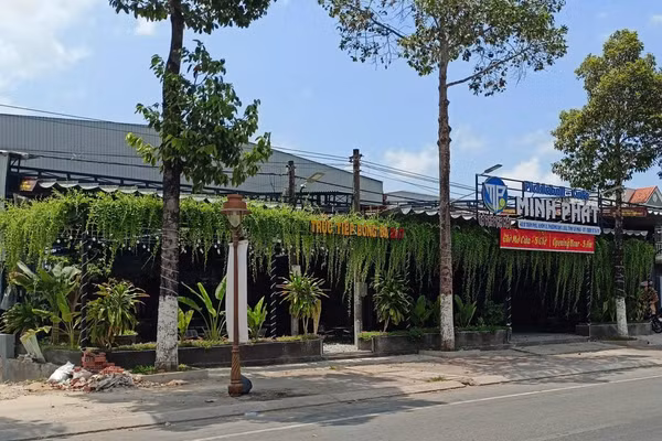 Công trình vi phạm của bà H. bị UBND phường Bạc Liêu xử phạt.