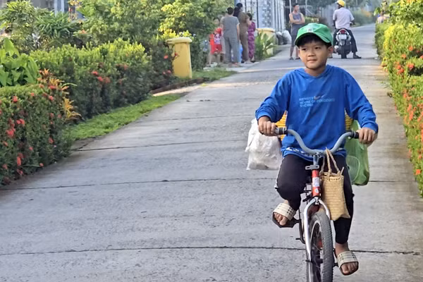 Vừa tựu trường, 'cậu bé bánh mì' ở Cần Thơ gặp tai nạn giao thông nghiêm trọng