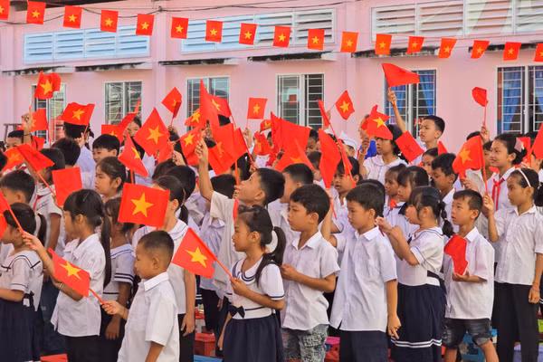 Học sinh Trường TH Hàm Giang A (xã Hàm Giang, tỉnh Vĩnh Long) trong ngày khai giảng năm học 2025 - 2026.