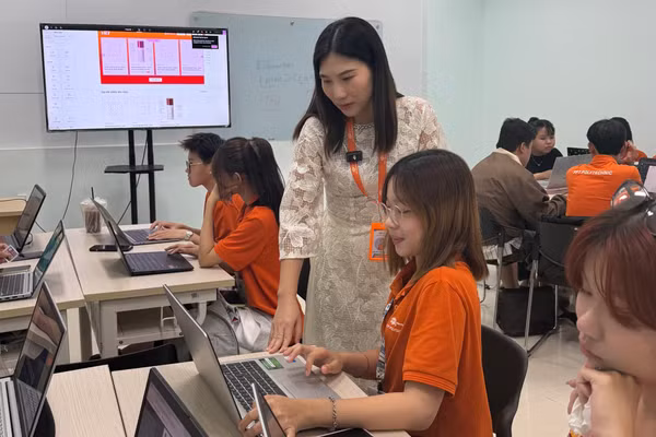 Để nắm bắt xu hướng trong ngành thương mại điện tử, kiến thức nền tảng là không thể thiếu.
