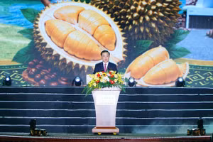 Ông Đỗ Hữu Huy, Chủ tịch UBND tỉnh Đắk Lắk khai mạc Lễ hội sầu riêng 2026.