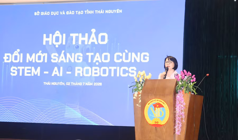 Đại diện lãnh đạo Sở GD&ĐT Thái Nguyên phát biểu tại Hội thảo.