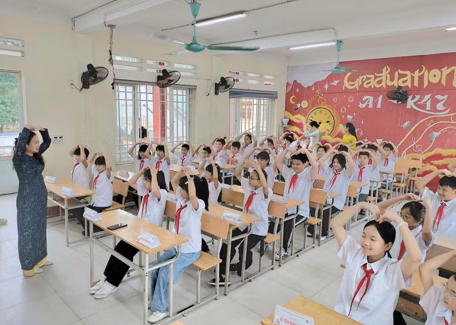 Trường THCS Nguyễn Du (phường Phan Đình Phùng) đón học sinh tựu trường. 