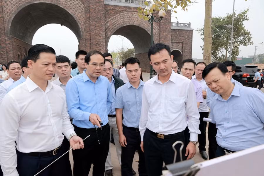 Lãnh đạo tỉnh Thái Nguyên thường xuyên kiểm tra thực địa, nắm bắt những khó khăn, vướng mắc của các dự án và chỉ đạo giải pháp tháo gỡ kịp thời nhằm đảm bảo tiến độ và hiệu quả đầu tư.