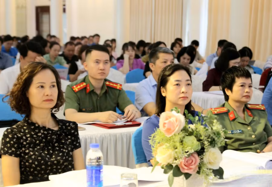 Đại biểu tham gia chương trình.