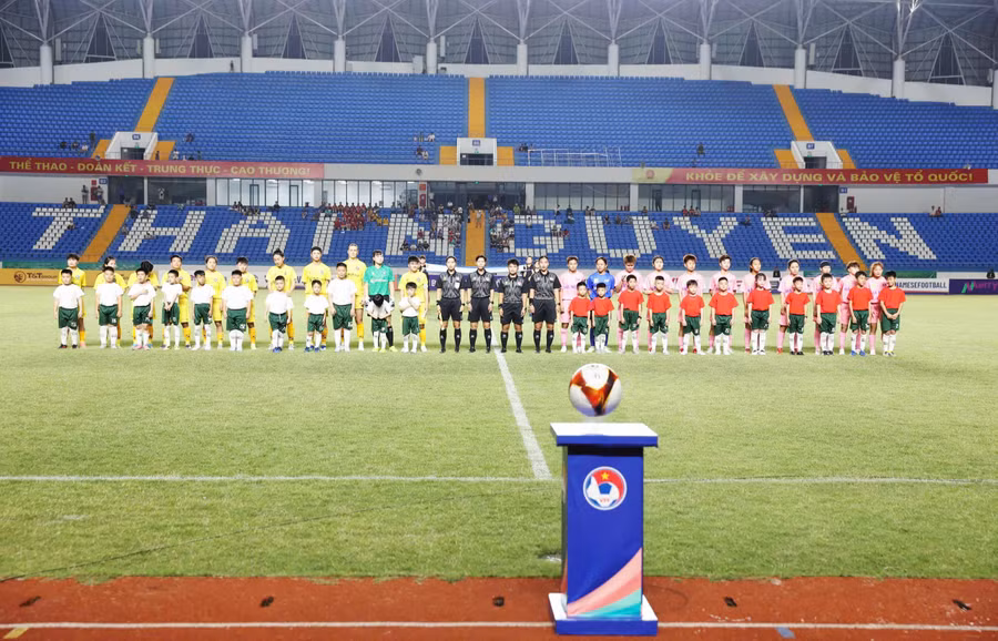 Lễ khai mạc Giải bóng đá nữ Cúp Quốc gia 2026 tại Sân vận động tỉnh Thái Nguyên.