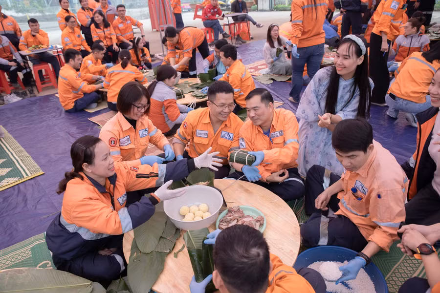 den-nay-gan-20-nguoi-lao-dong-da-lam-viec-tai-cong-ty-tu-510-nam-va-485-gan-bo-tren-10-nam.jpg