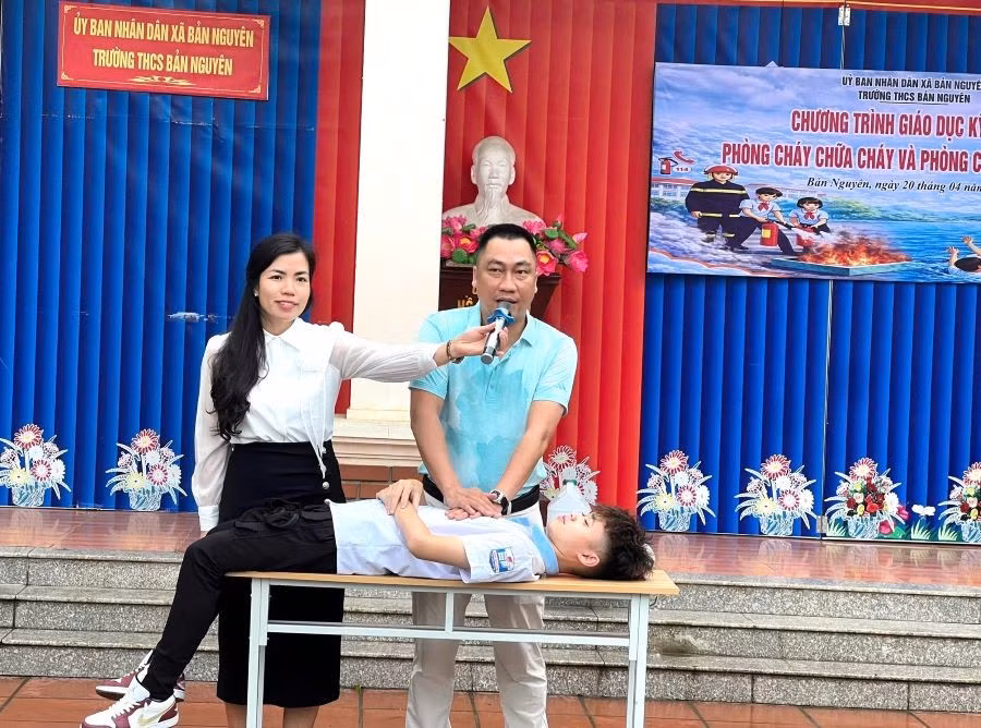 2-c2-ban-nguyen.jpg