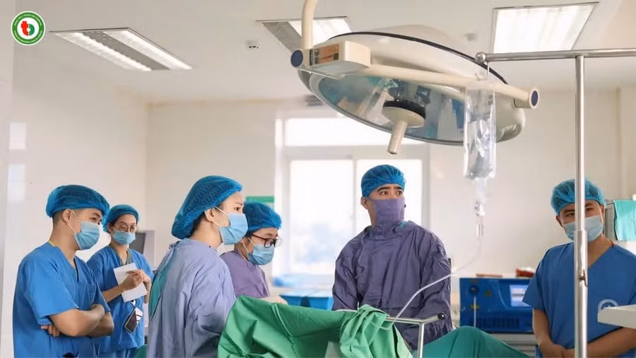 Kỹ thuật tán sỏi nội soi ngược dòng bằng laser được triển khai thường quy tại Trung tâm Y tế khu vực Thanh Ba.