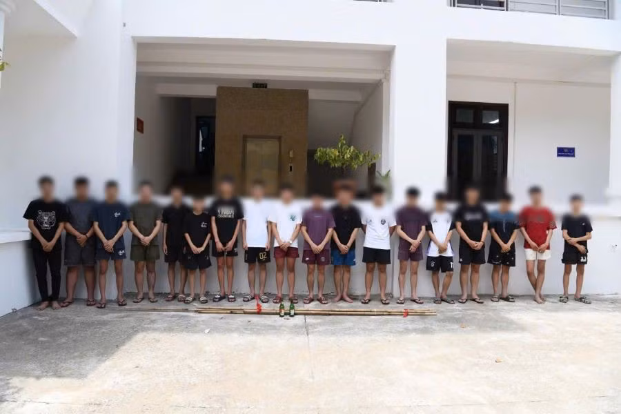 Các đối tượng có hành vi tụ tập gây rối trật tự công cộng (ảnh Công an tỉnh Phú Thọ cung cấp).