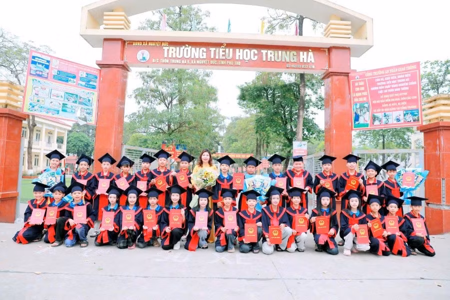 Trường Tiểu học Trung Hà giữ vững chất lượng giáo dục.