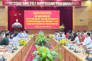 Bí thư Tỉnh ủy Cao Bằng Phan Thăng An chủ trì hội nghị. Ảnh: BCB